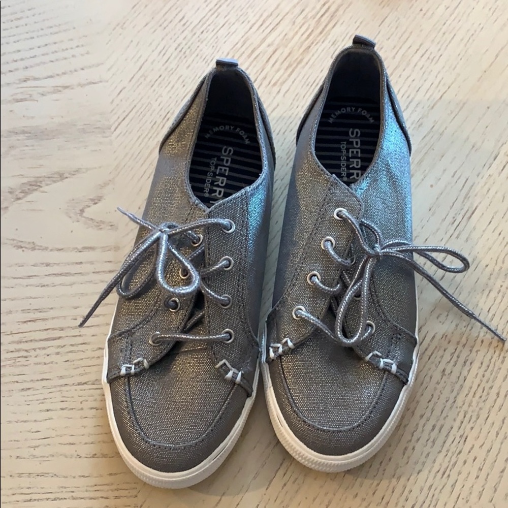 kids sperry sneakers